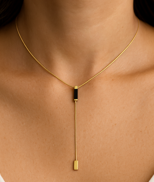 Black connected necklace