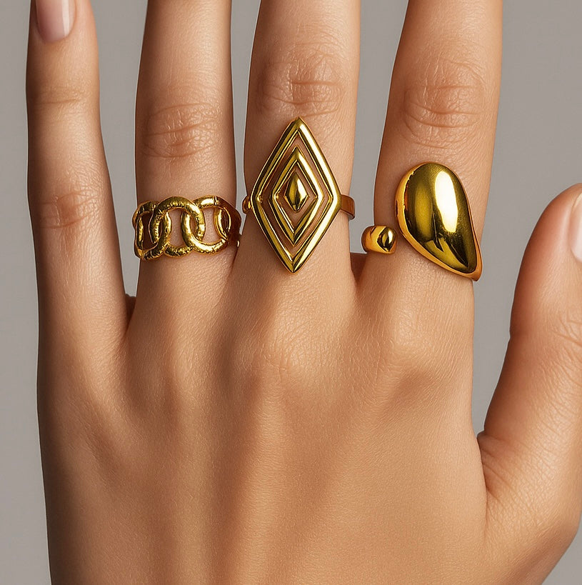 Gold rings set