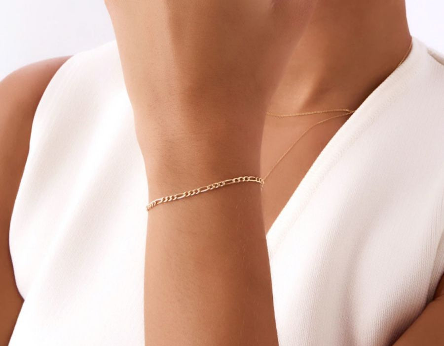 Thin Figaro chain bracelet