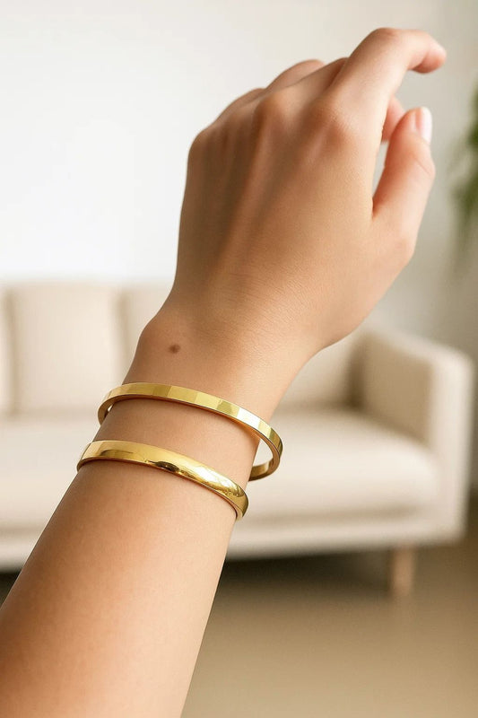Classic gold bangle bracelets
