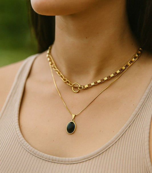 Gold necklaces set (2 pcs)