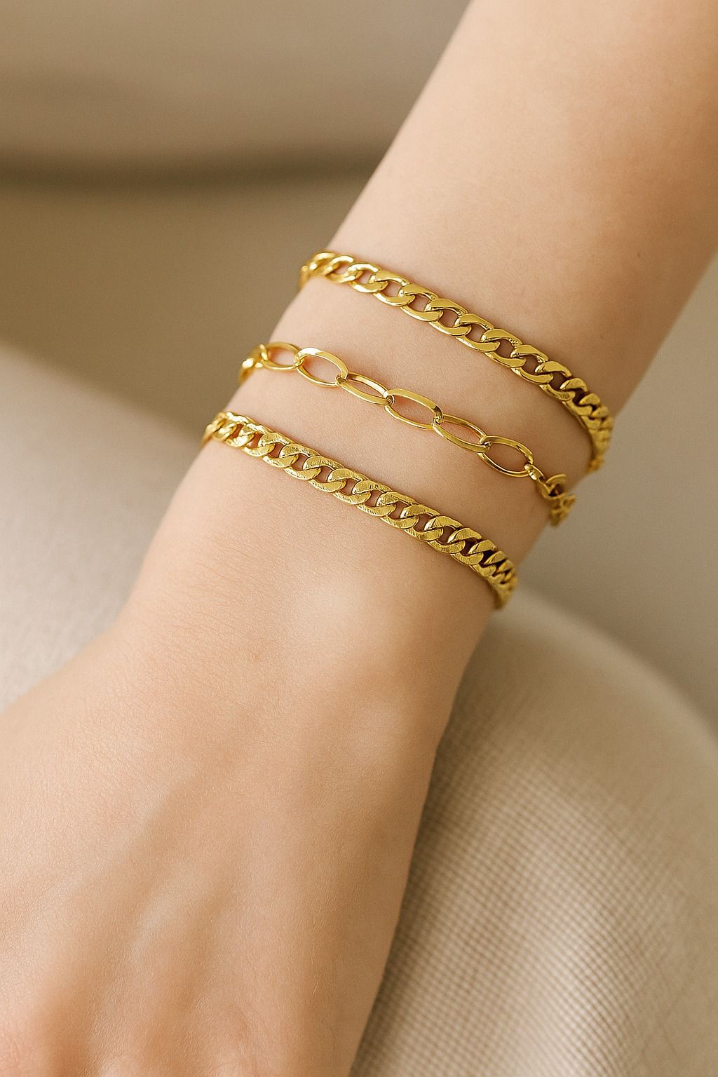 Simple gold bracelets set (3 pcs)
