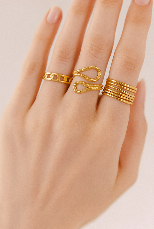 Gold rings set