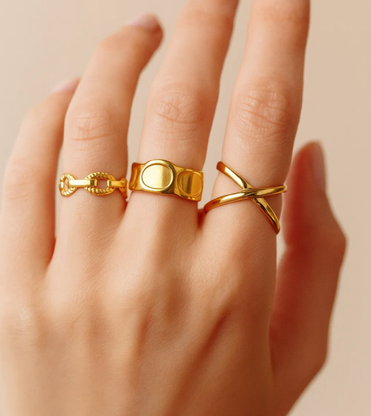 Gold rings set