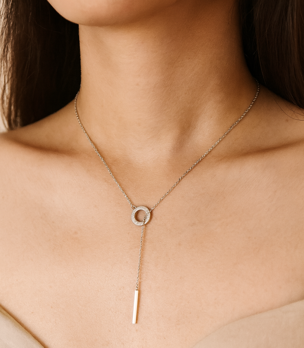Silver loop necklace