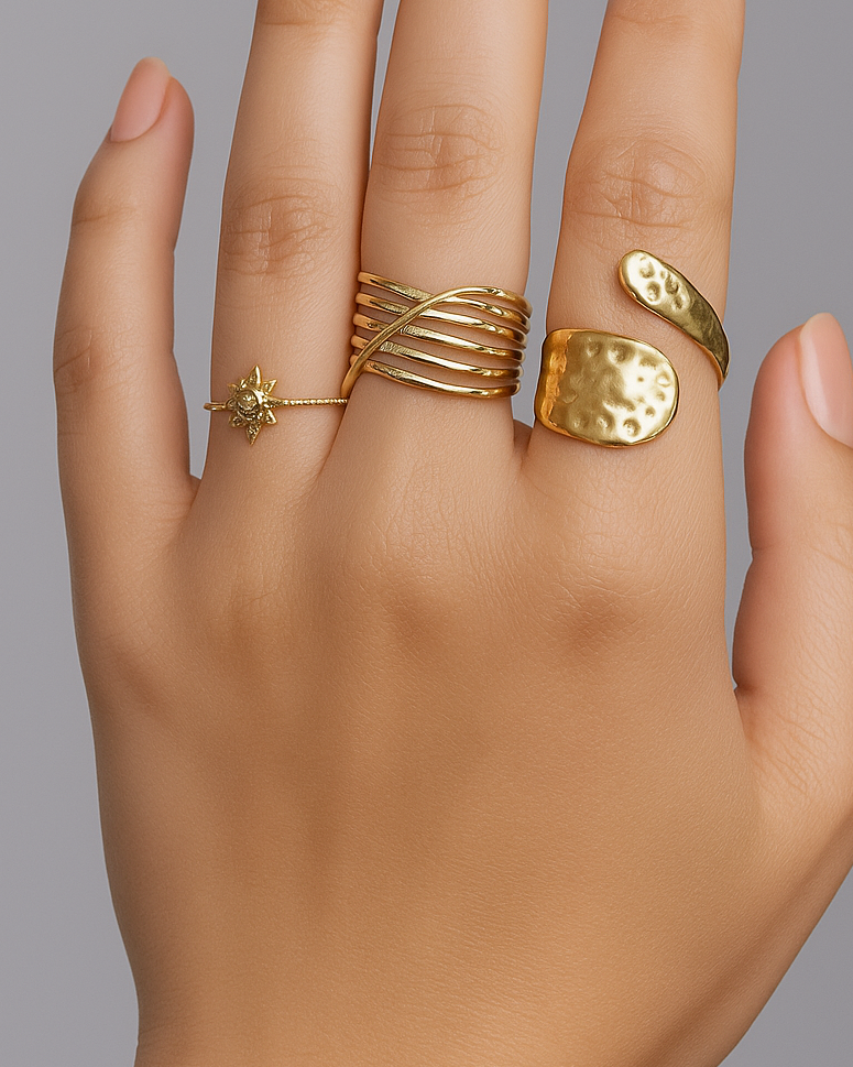 Gold rings set