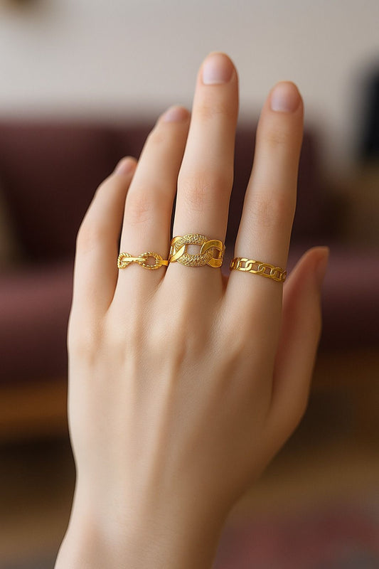 Gold rings set