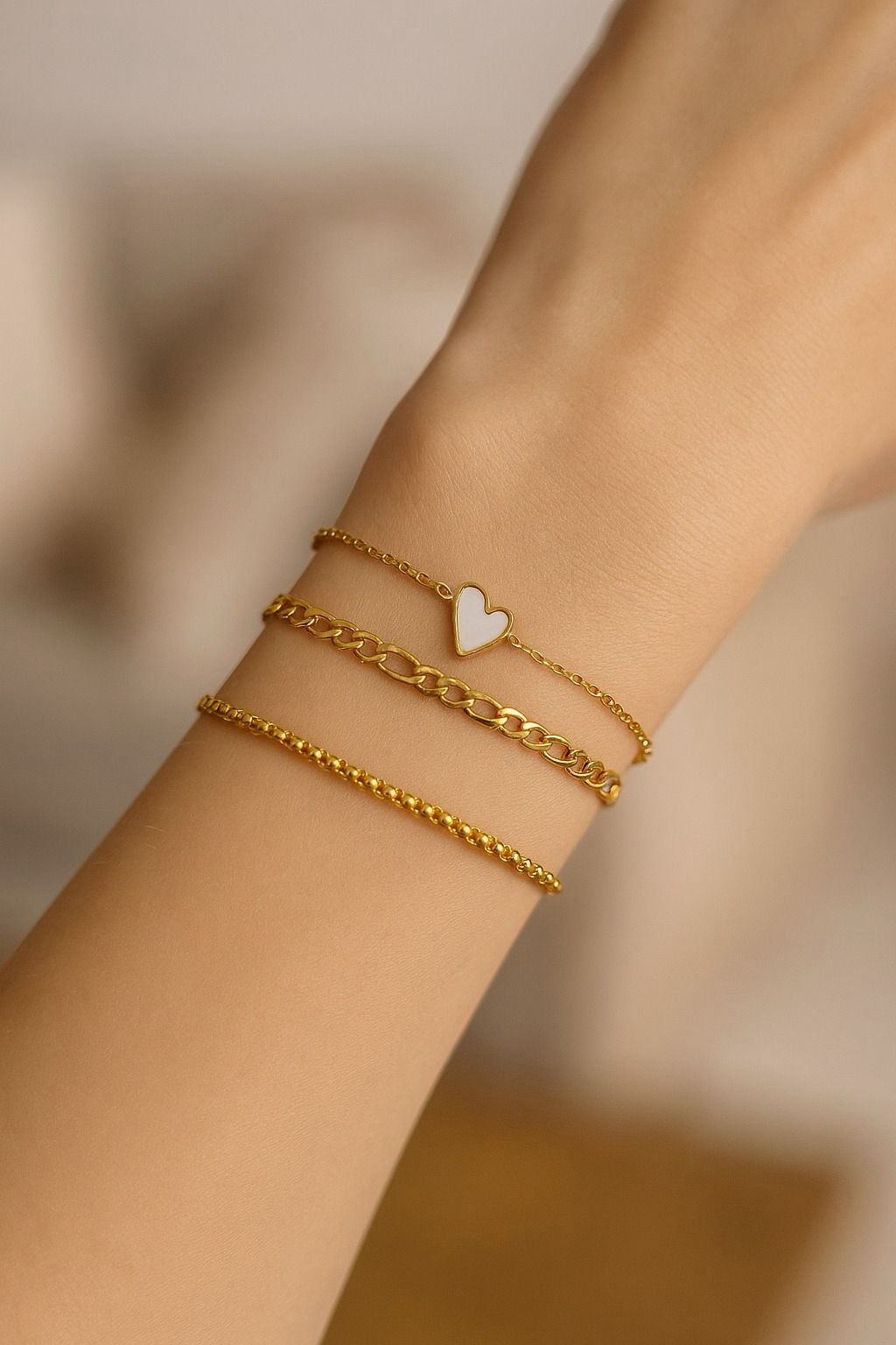 White heart bracelets set